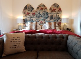 <b>King Double or Twin w/ ensuite</b>